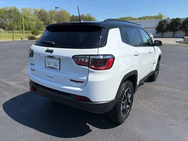 Used 2025 White Jeep Trailhawk image 3