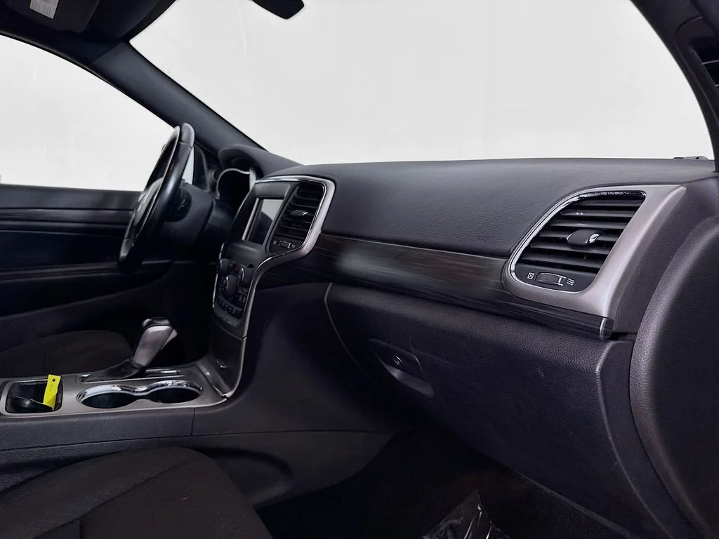 Used 2021 Gray Jeep Laredo E image 27