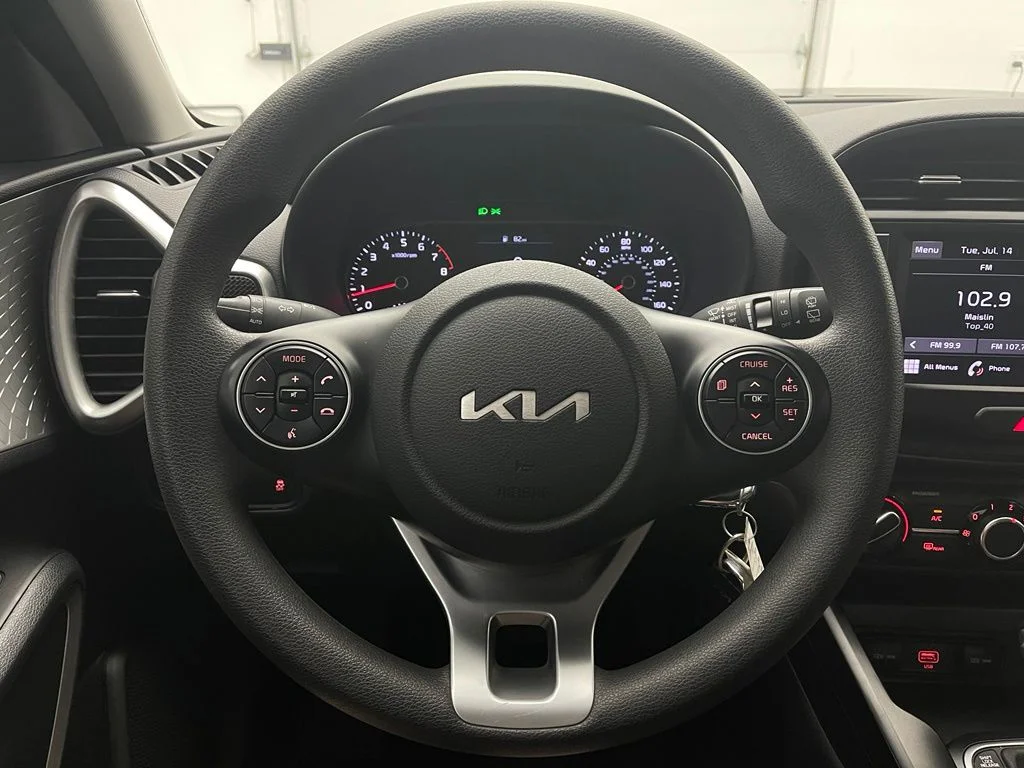 Used 2022 Inferno Red Kia LX image 17