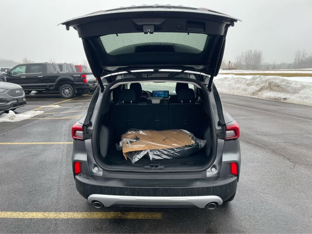 Used 2025 Gray Ford Active image 10