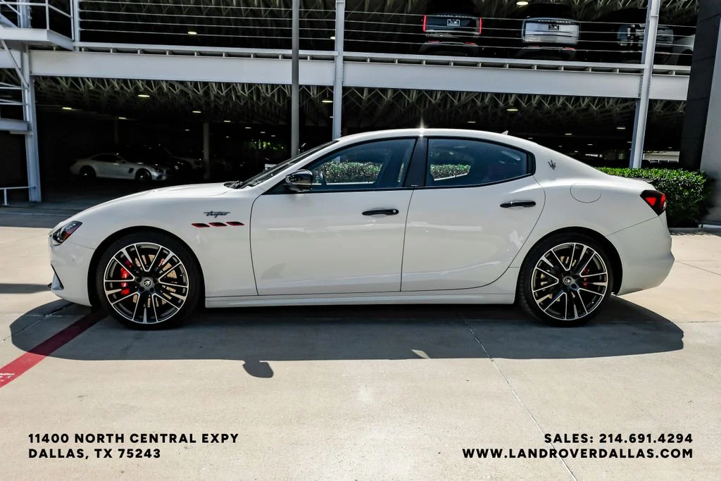 Used 2023 White Maserati Trofeo image 9