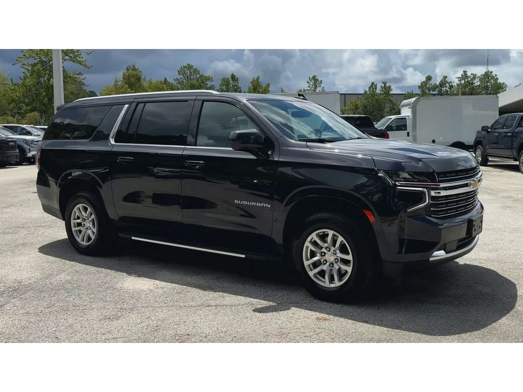 2024 Chevrolet Suburban LT - Photo 2