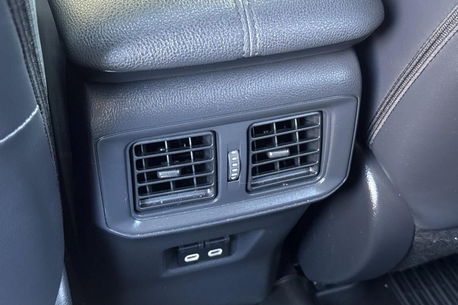 Used 2025 Beige Toyota XLE Premium image 36