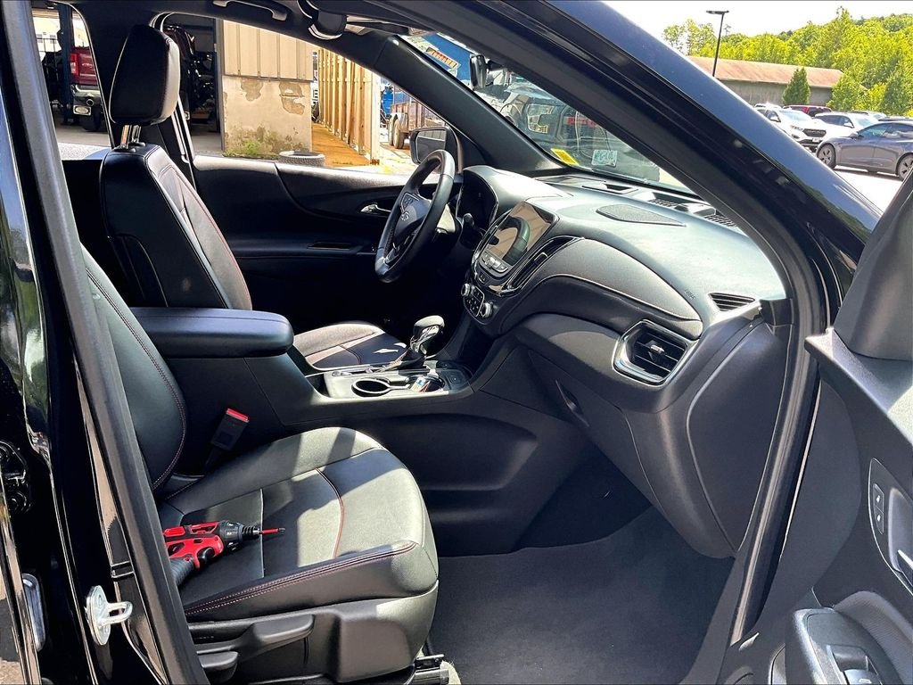 Used 2023 Mosaic Black Metallic Chevrolet RS image 14
