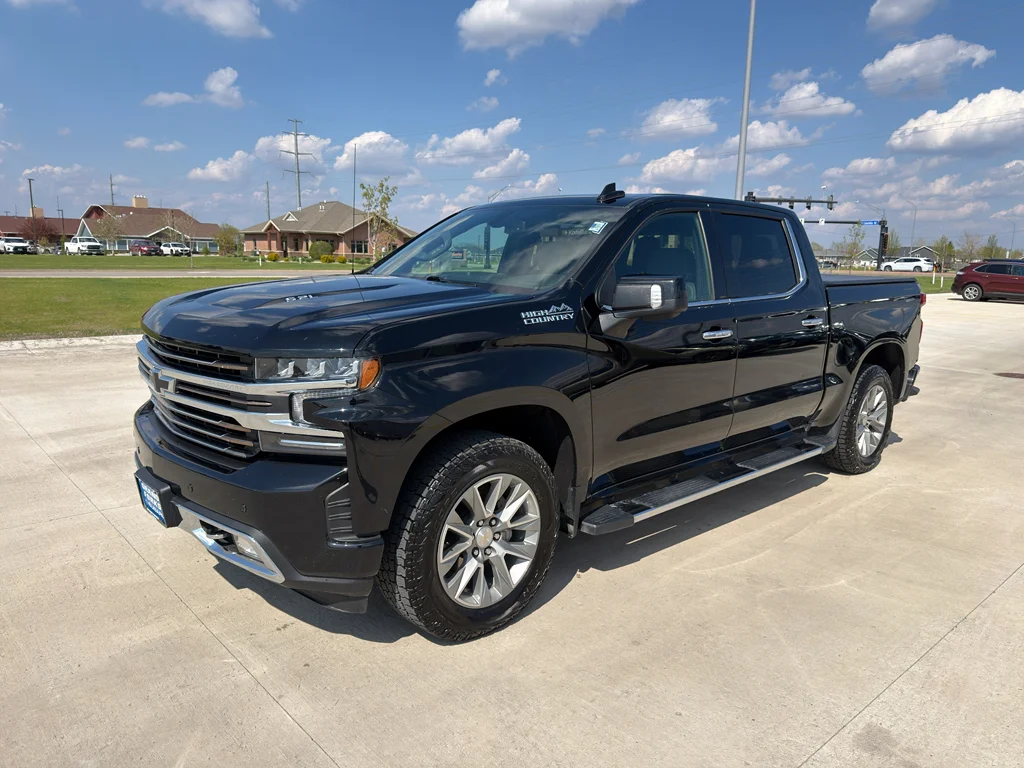 Used 2022 BLACK Chevrolet High Country image 2