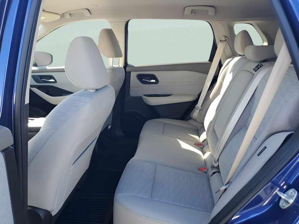 2022 Nissan Rogue SV - Photo 18