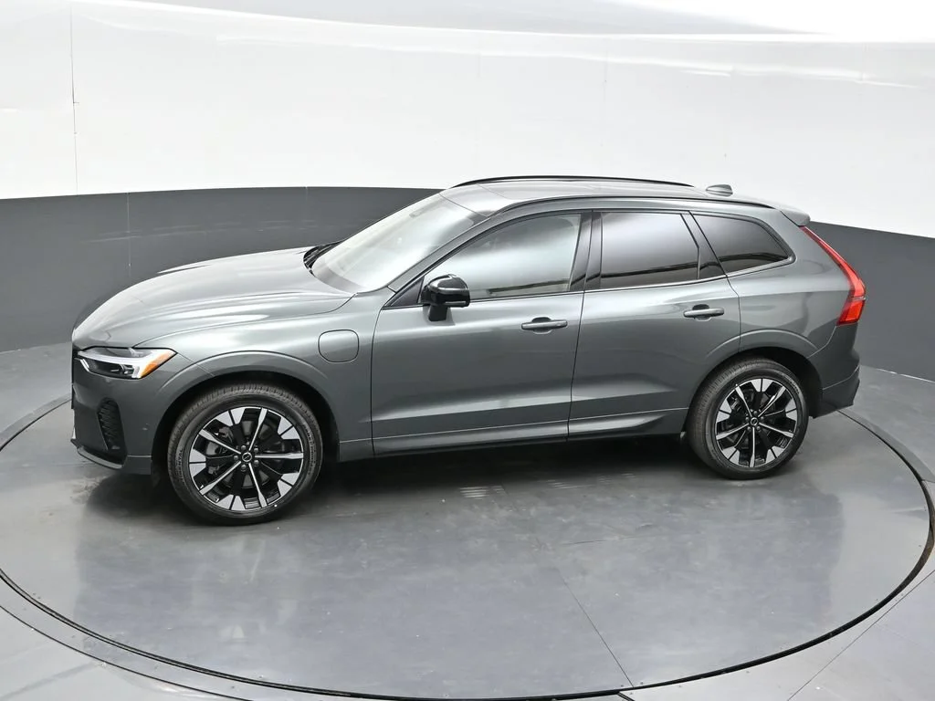 New 2027 Forest Lake Volvo T8 Plus image 30