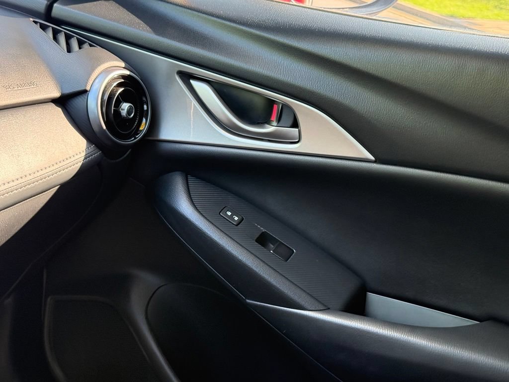 Used 2019 Red Mazda Sport image 31