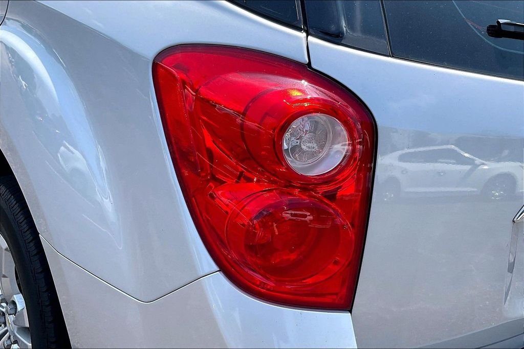 Used 2014 Silver Chevrolet LS image 33