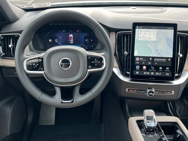 2026 Volvo XC90 Plus - Photo 17