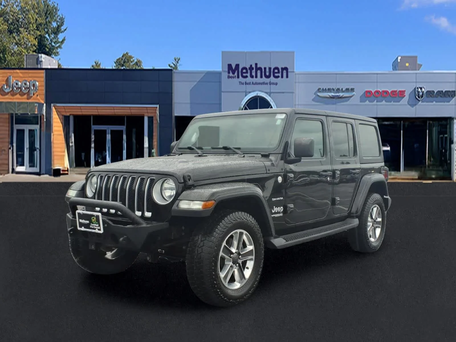 Used 2020 Black Clearcoat Jeep Sahara image 9