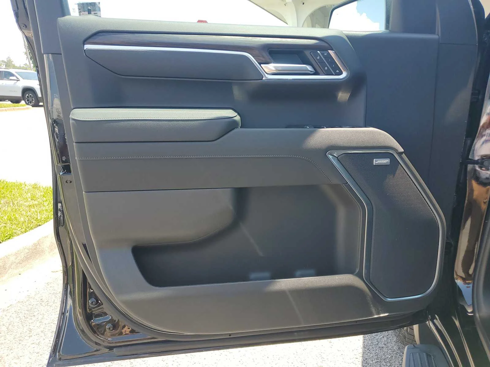 New 2026 Onyx Black GMC SLT image 15