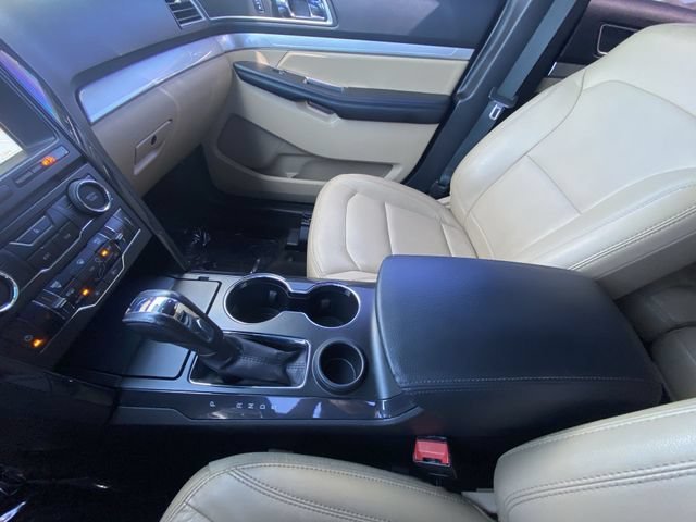 Used 2017 White Ford XLT image 21
