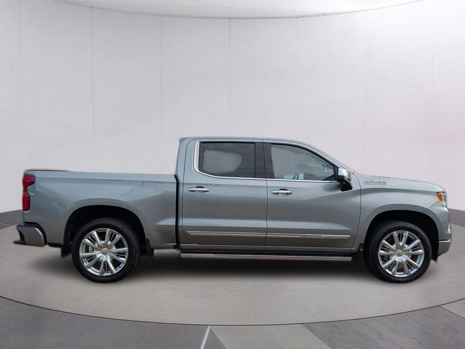 Used 2025 Sterling Gray Metallic Chevrolet High Country image 7