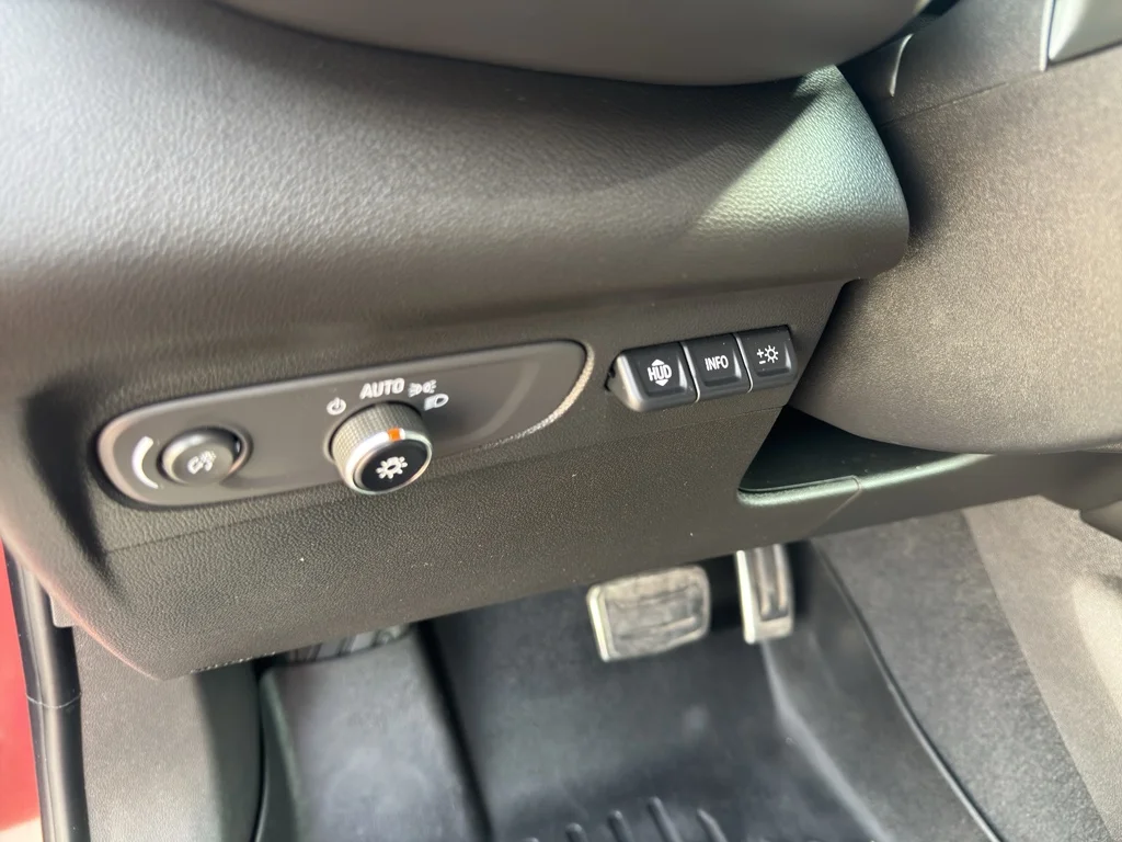 Used 2022 Cinnabar Metallic Buick Essence image 20