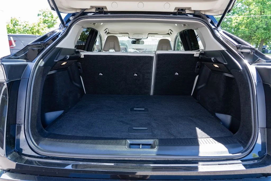 Used 2023 Black Nissan ENGAGE image 8