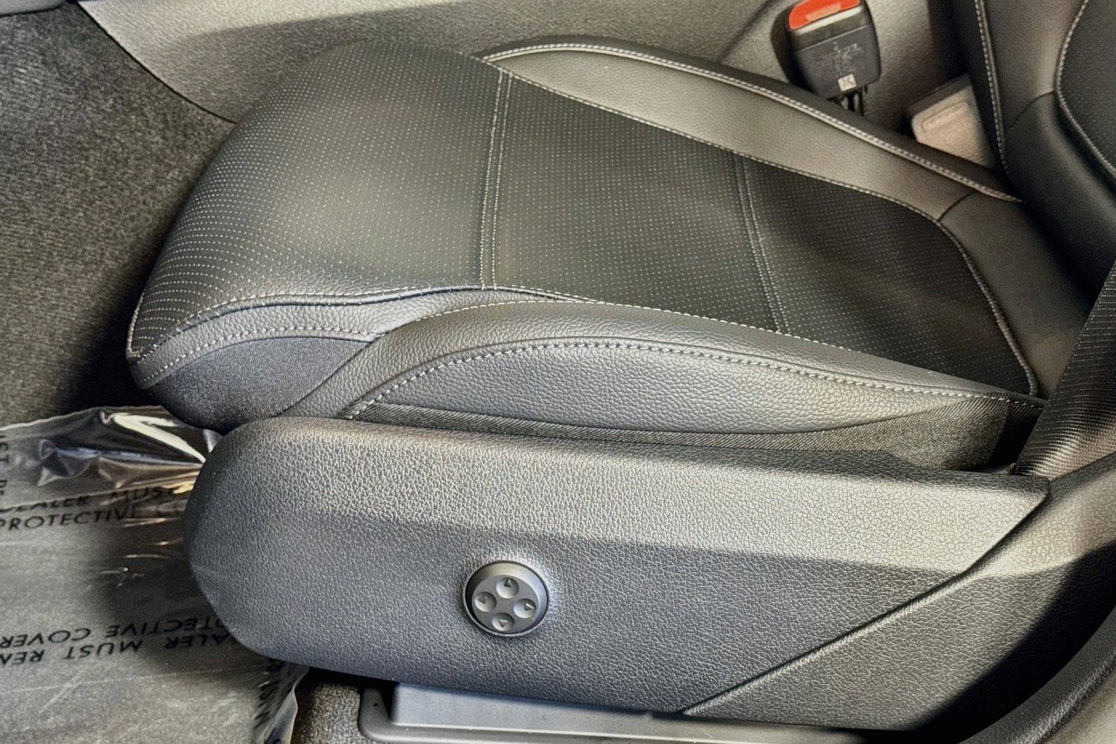 New 2027 Graphite Grey Metallic Mercedes-Benz GLC 300 image 17