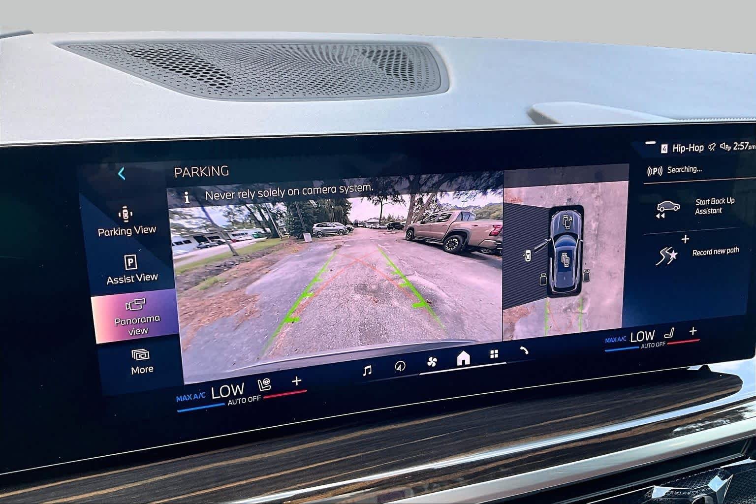 Used 2026 Skyscraper Grey Metallic BMW xDrive40i image 27