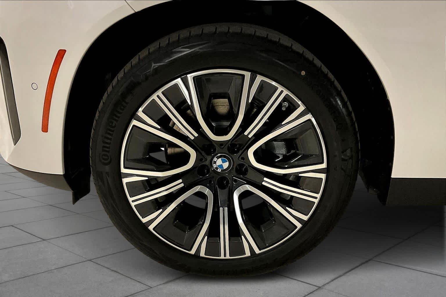 Used 2026 Mineral White Metallic BMW 30 xDrive image 11