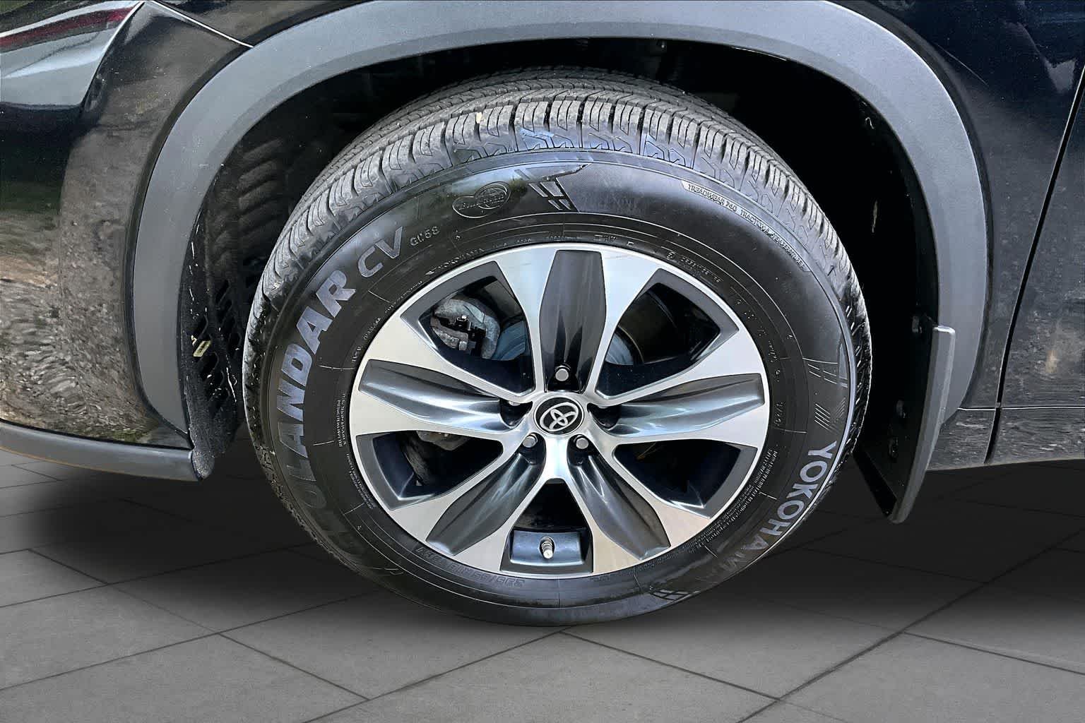 Used 2023 Midnight Black Metallic Toyota XLE image 11