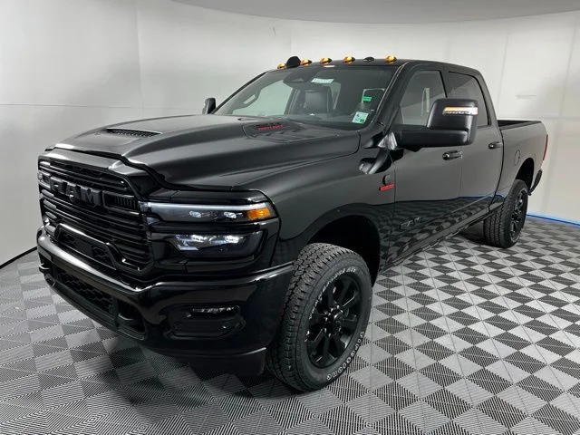 New 2026 Diamond Black Crystal Pearl-Coat Exterior Paint RAM Laramie image 3