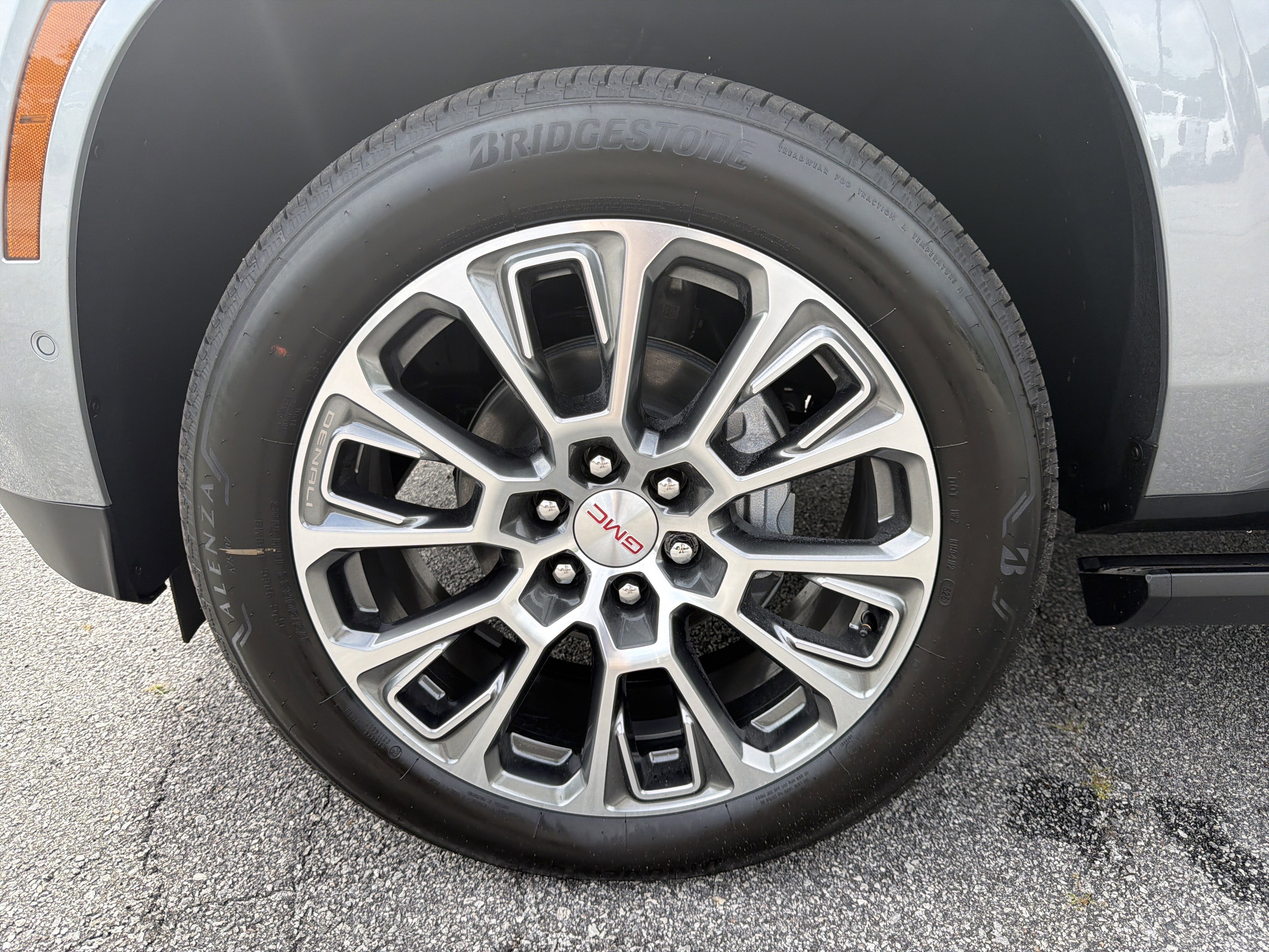2026 GMC Yukon Denali - Photo 11