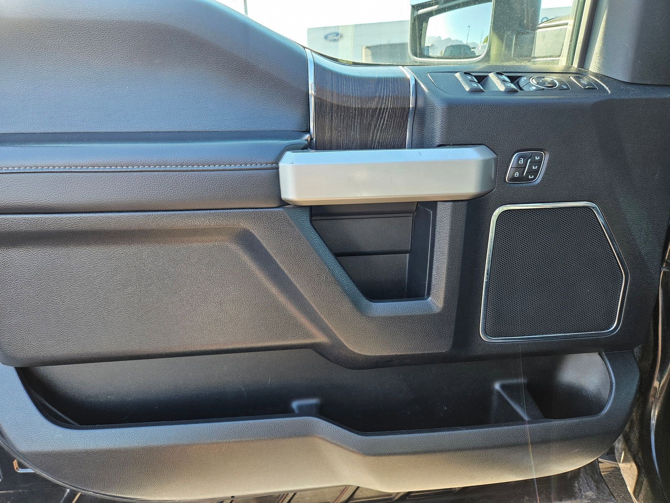 Used 2021 Black Metallic Ford LARIAT image 12