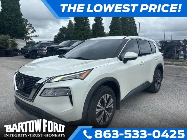 Used 2021 White Nissan SV image 1
