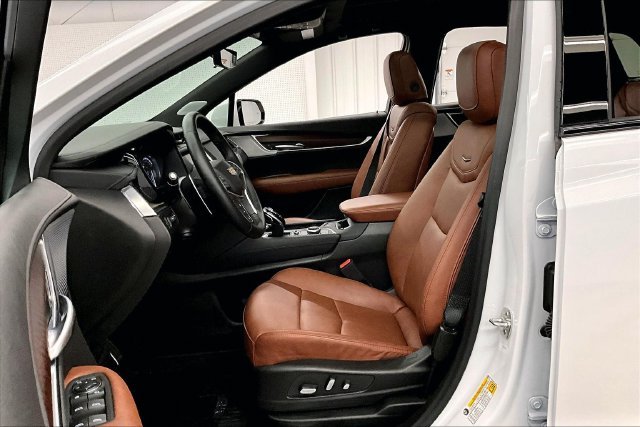 Used 2025 Crystal White Tricoat Cadillac Sport image 24