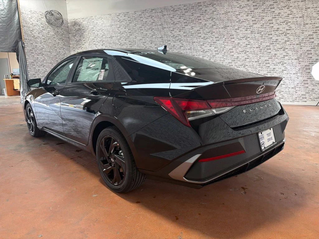 New 2026 Abyss Black Hyundai SEL Sport Plus image 5