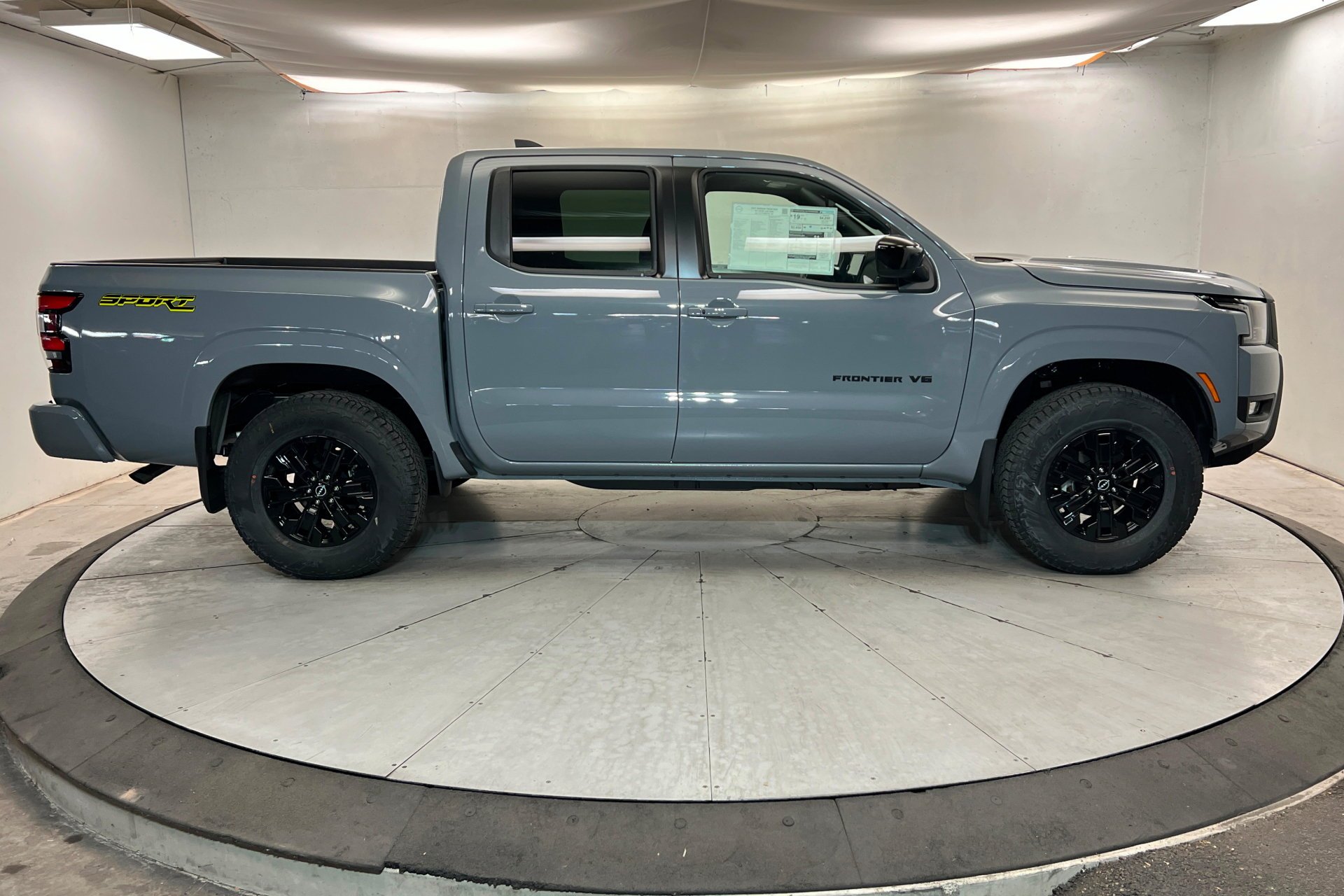 New 2027 Boulder Gray Pearl Nissan Crew Cab SV image 7