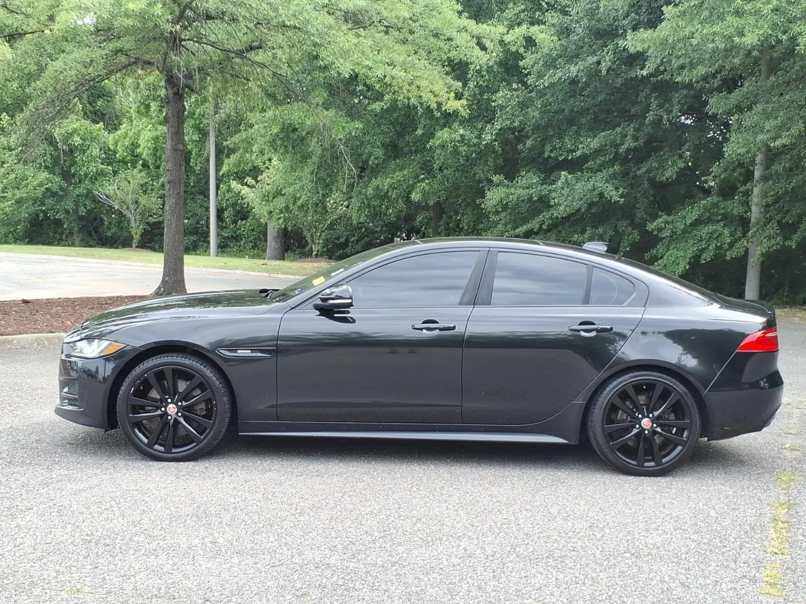 Used 2017 Ultimate Black Metallic Jaguar 35t R-Sport image 3