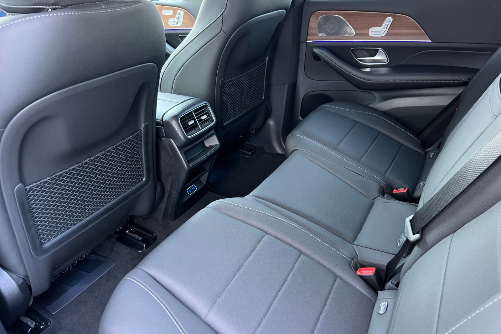 New 2026 Obsidian Black Metallic Mercedes-Benz 350 image 4