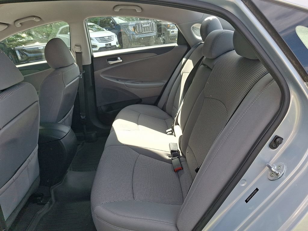 Used 2013 Blue Hyundai GLS image 11