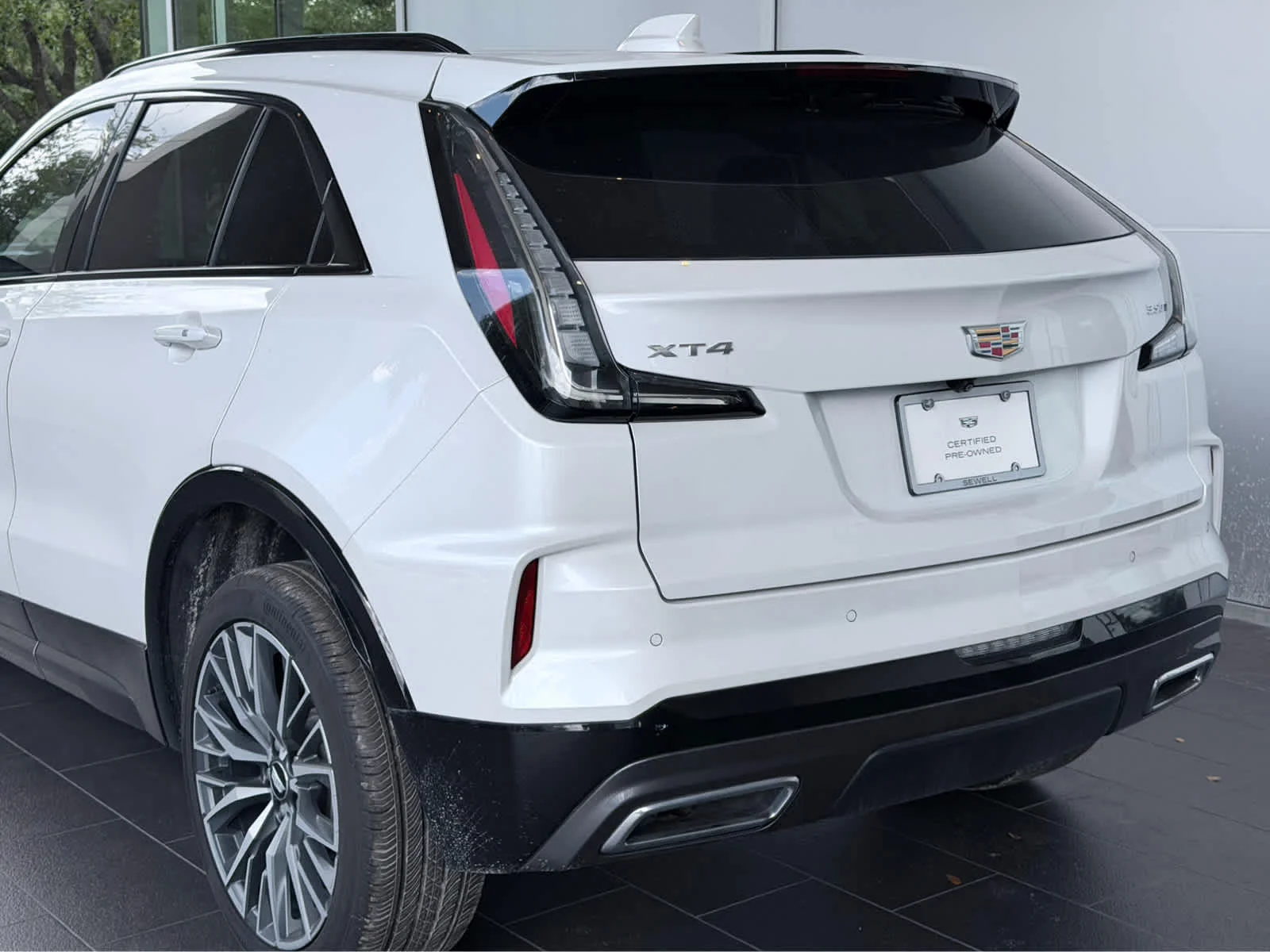 Certified Used 2024 Crystal White Tricoat Cadillac Sport image 10