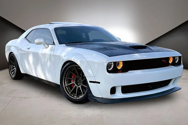 Used 2019 White Dodge R/T Scat Pack Widebody image 2