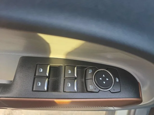 Used 2022 Green Ford Lariat image 27