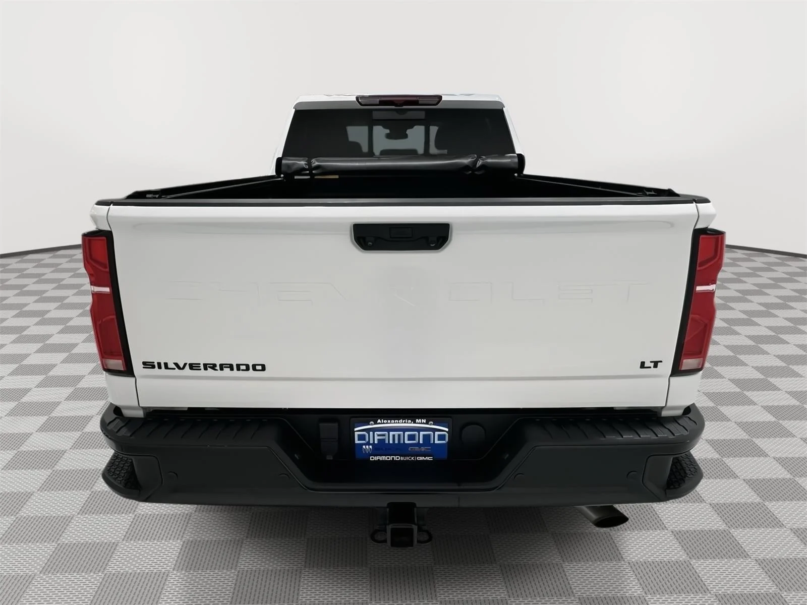 Used 2025 Summit White Chevrolet LT image 4