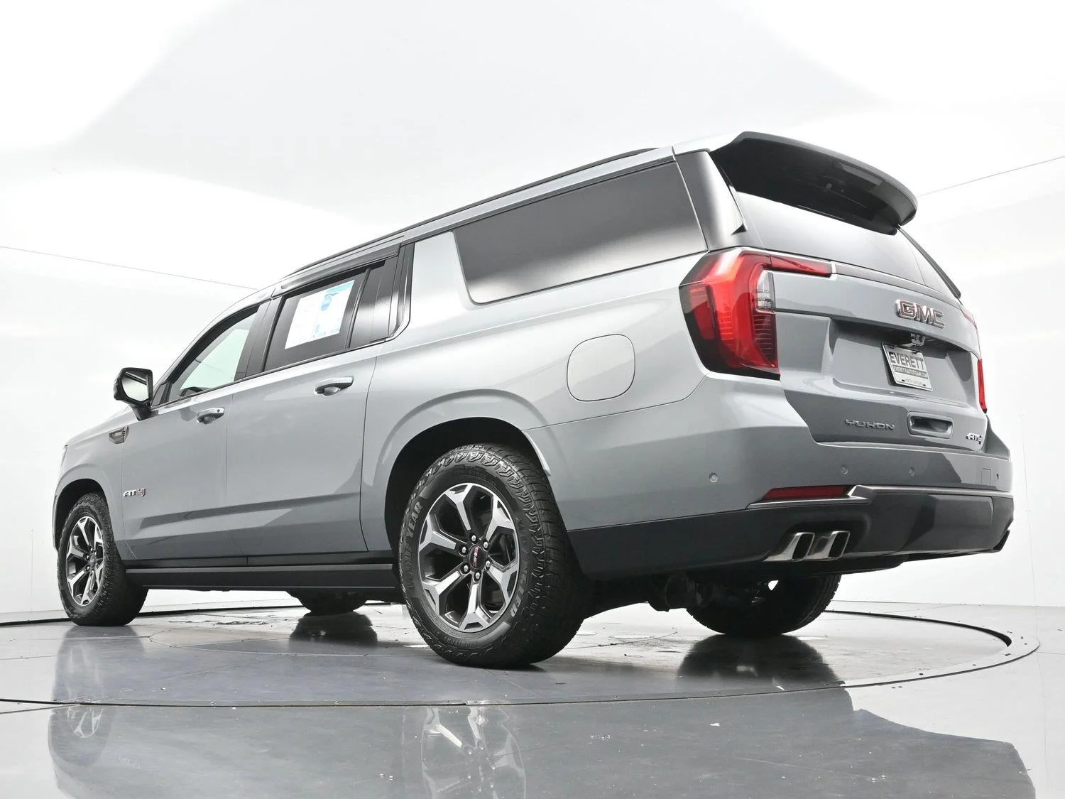 Used 2025 Sterling Metallic GMC AT4 Ultimate image 58