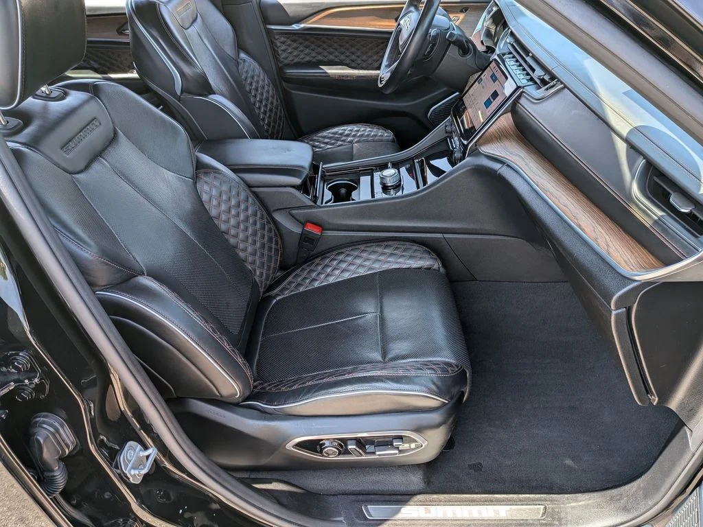 Used 2021 Black Jeep Summit image 32