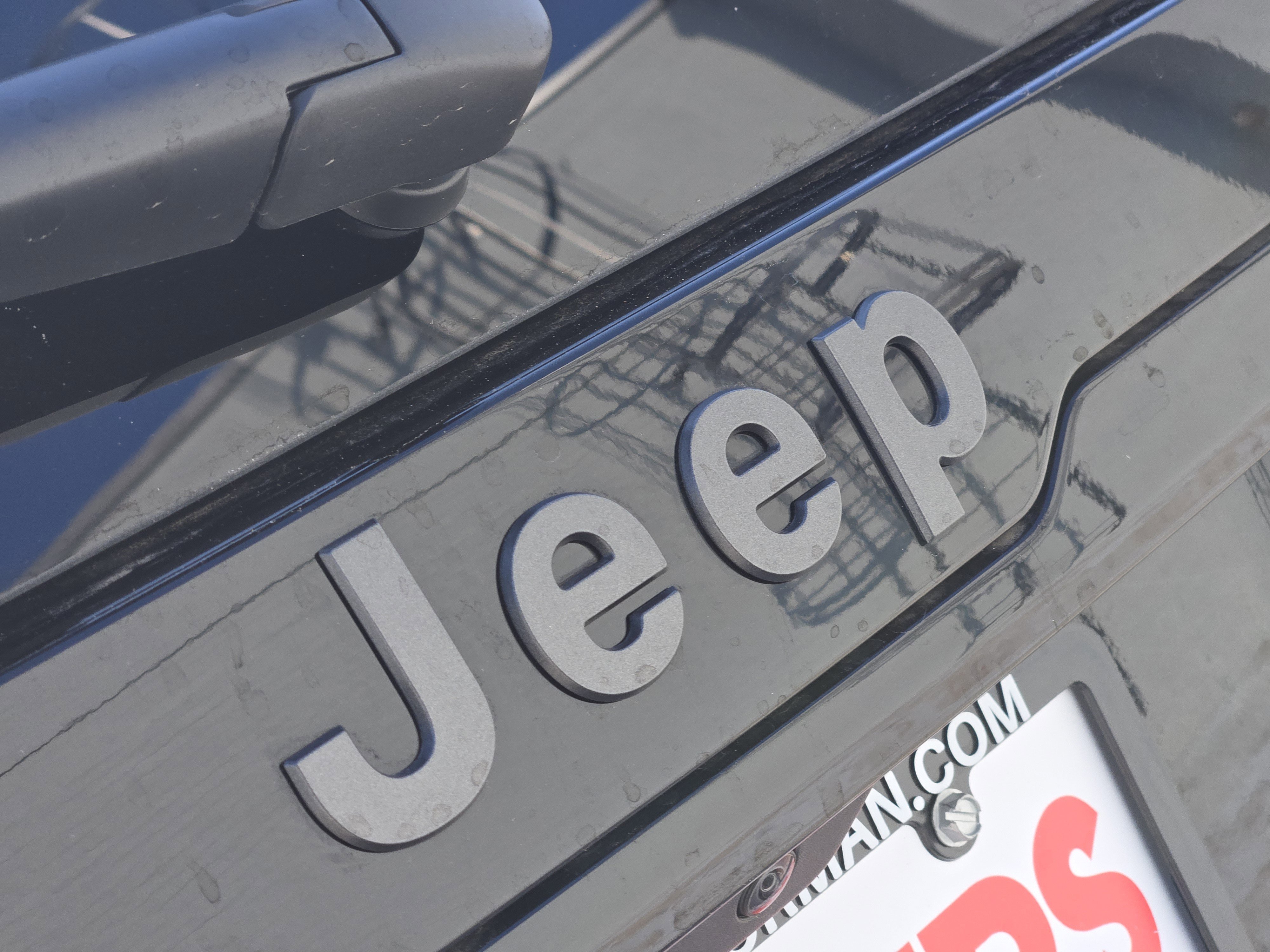 New 2026 Diamond Black Crystal Pearlcoat Jeep Limited image 7