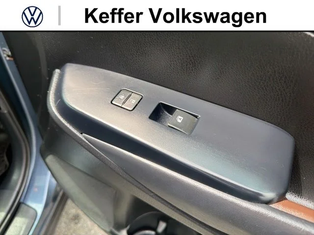 Used 2018 Blue Toyota XLE image 38