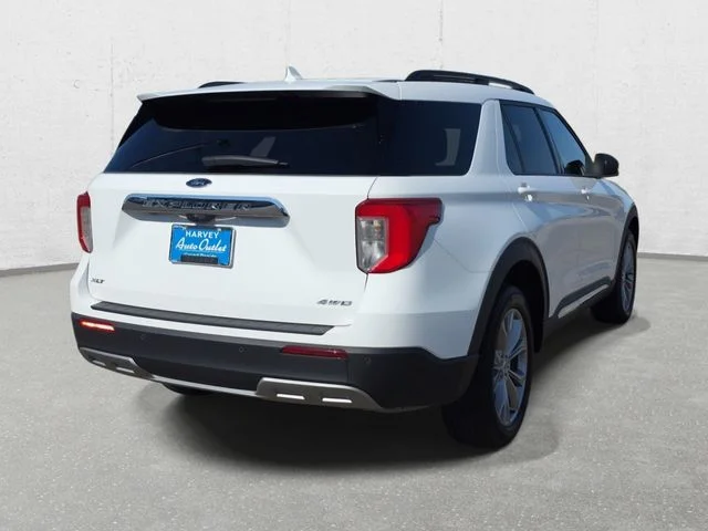 Used 2024 White Metallic Ford XLT image 5