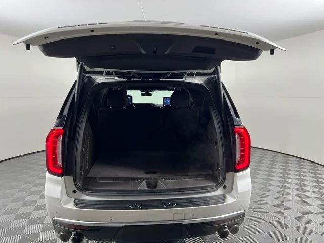 Used 2021 White GMC Denali image 39