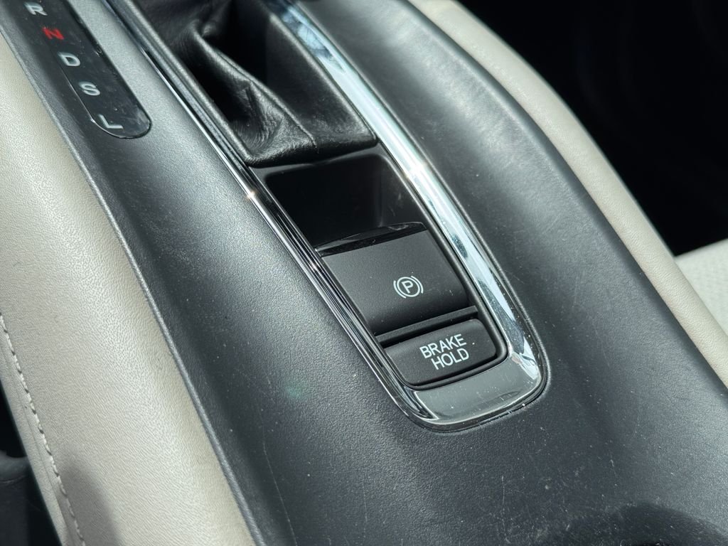 Used 2019 Silver Honda LX image 11