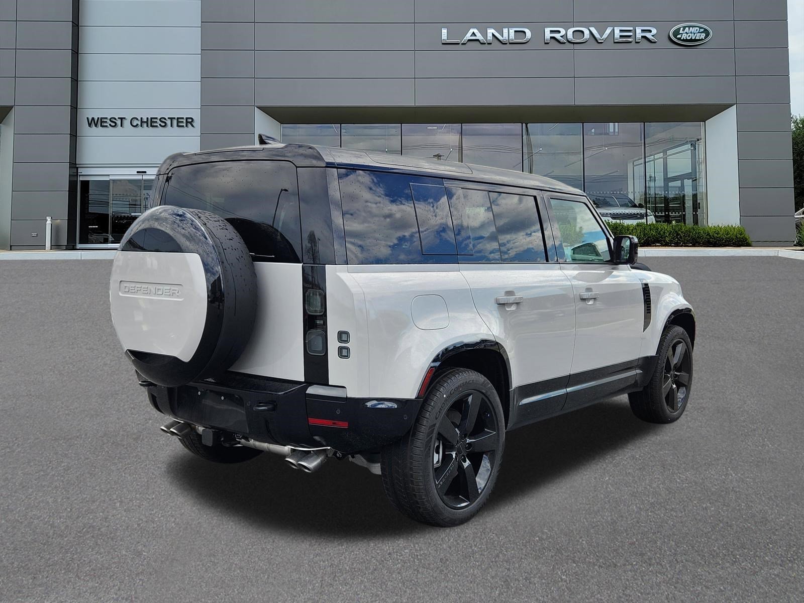 2026 Land Rover Defender X-Dynamic SE - Photo 4