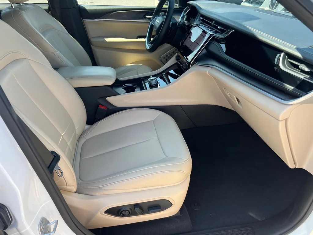 Used 2024 White Jeep 4xe image 15