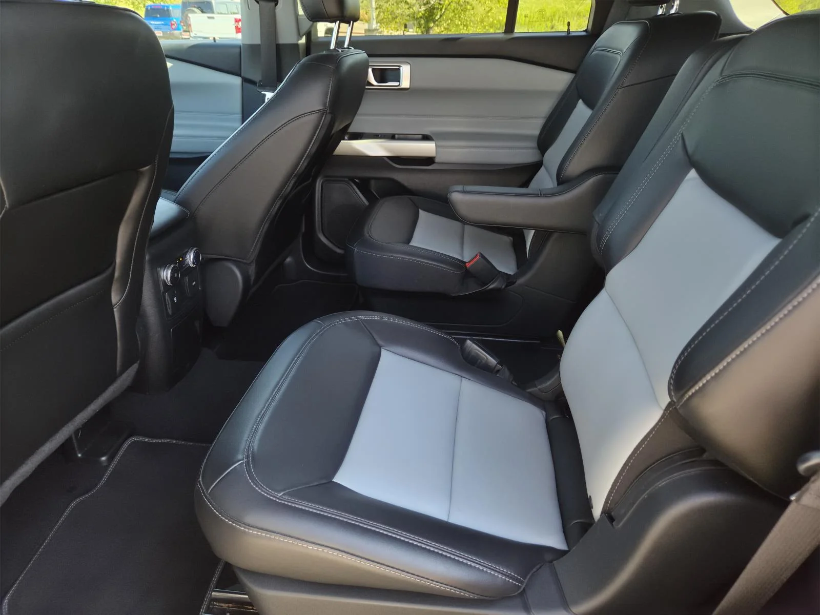 Used 2022 Black Ford XLT 4WD image 34