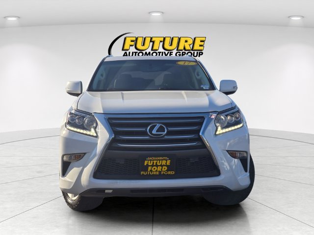 Used 2017  Lexus 460 image 2
