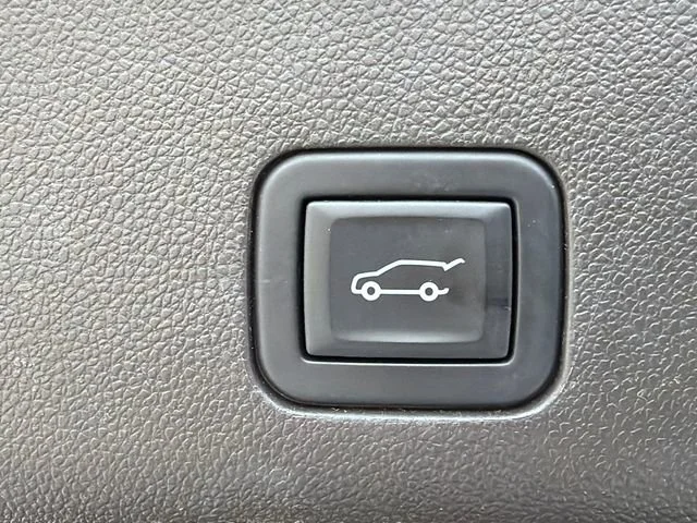 Used 2023 Summit White GMC Denali image 19